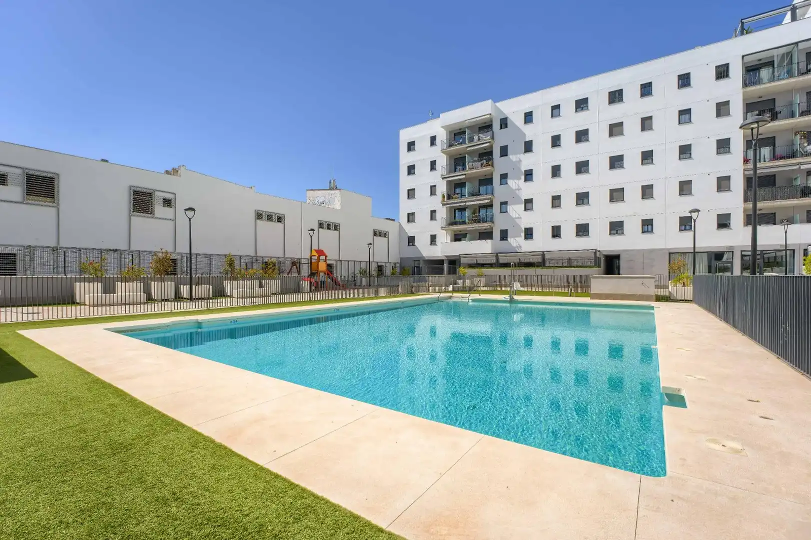 Swimming pool of Flat for sale in Sevilla  with Air Conditioner and Terrace