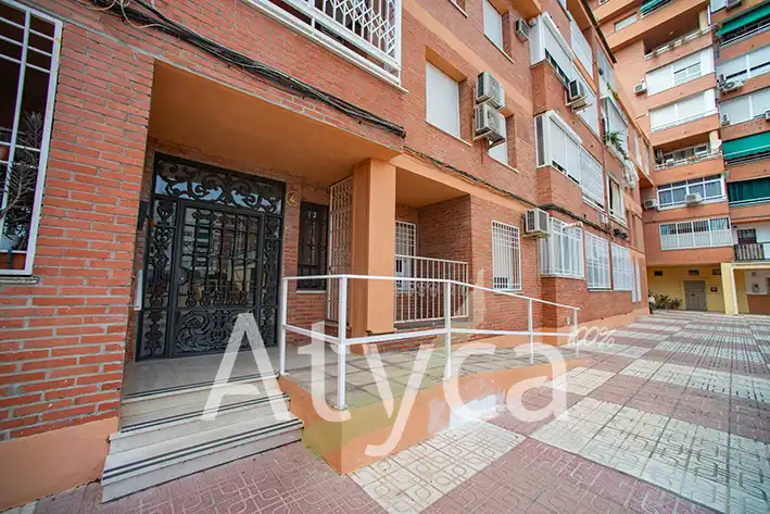 Vista exterior de Pis de lloguer en Córdoba amb Aire condicionat, Calefacció i Jardí privat