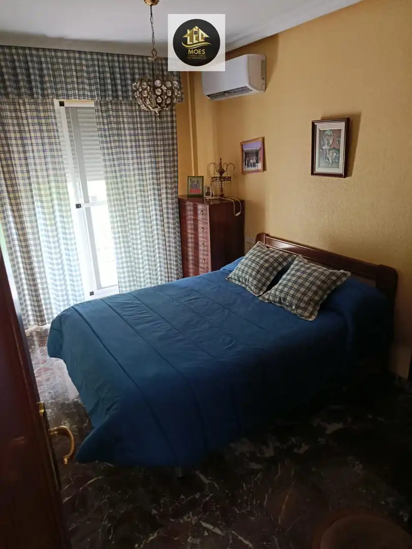 Dormitori de Casa o xalet en venda en Jaén amb Aire condicionat, Calefacció i Terrassa