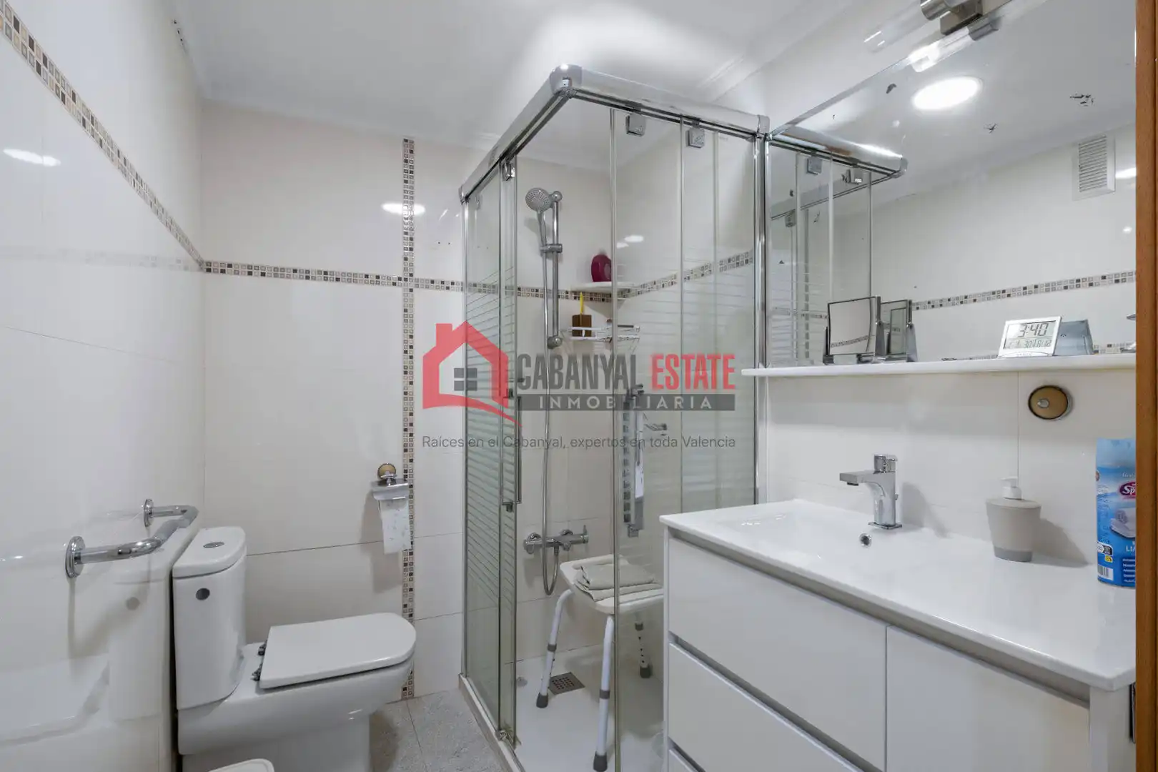 Bany de Apartament en venda en Valencia amb Aire condicionat i Balcó
