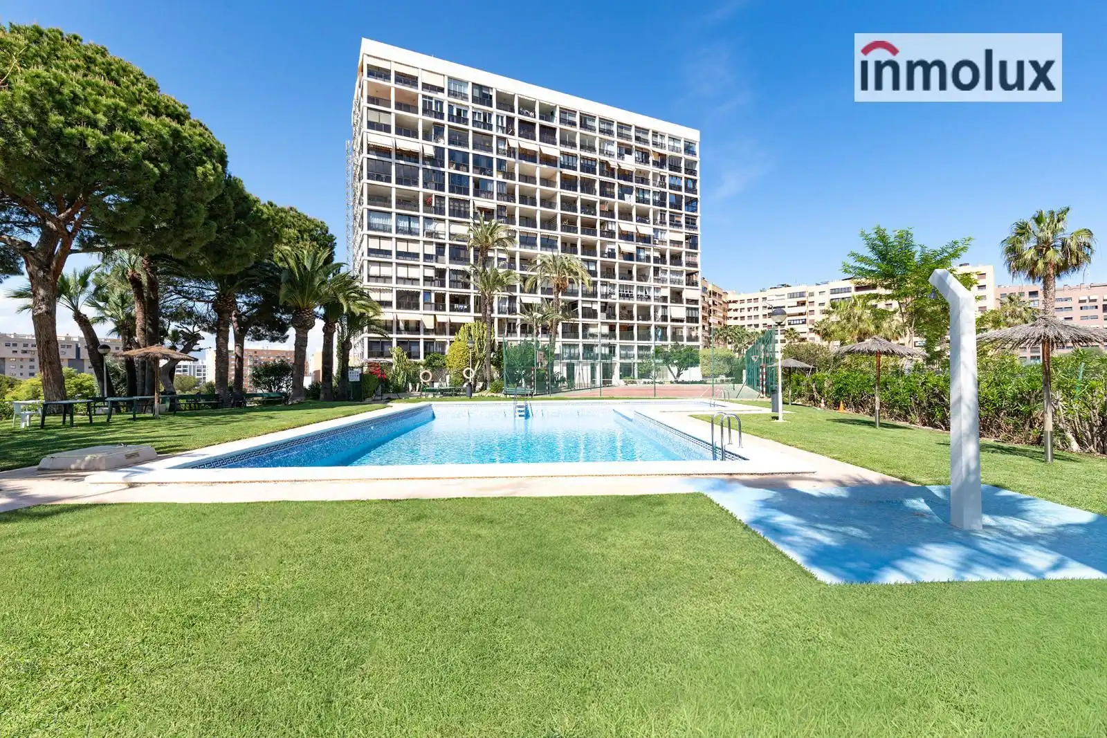 Swimming pool of Flat for sale in Alicante / Alacant  with Air Conditioner, Heating and Swimming Pool