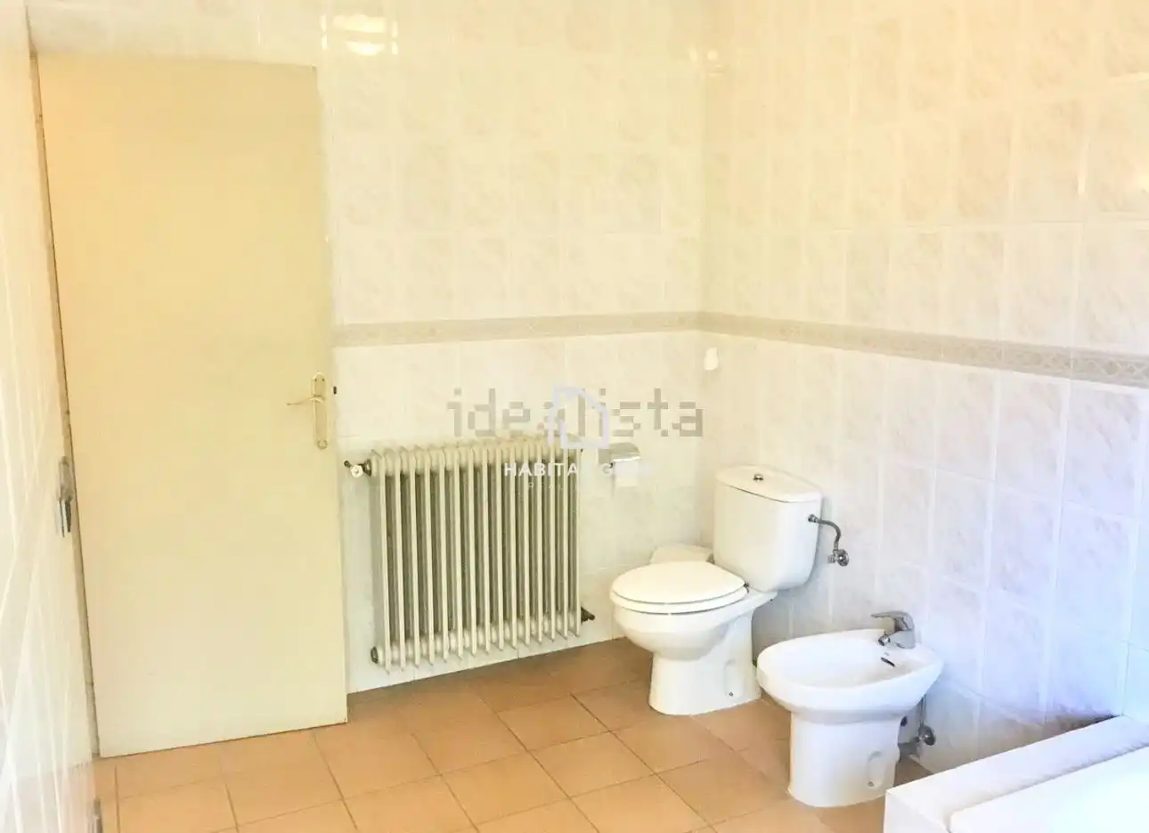 Bany de Casa o xalet en venda en Santa Pau amb Calefacció, Jardí privat i Terrassa