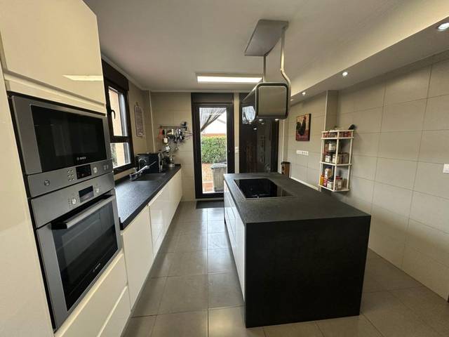 Casa-chalet en Venta en Bitikurri kalea en Elburgo / Burgelu