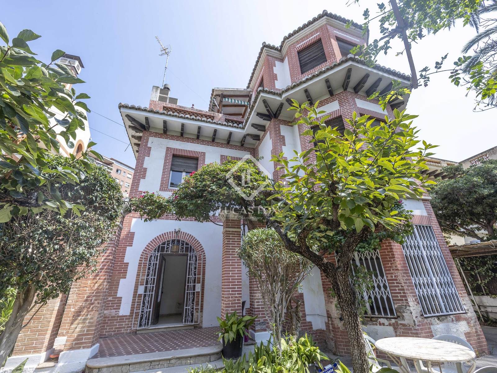 Vista exterior de Casa o xalet en venda en  Valencia Capital amb Calefacció