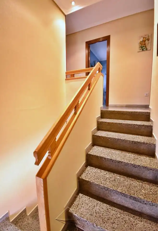 Einfamilien-Reihenhaus zum Verkauf in Íscar mit Heizung und Balkon