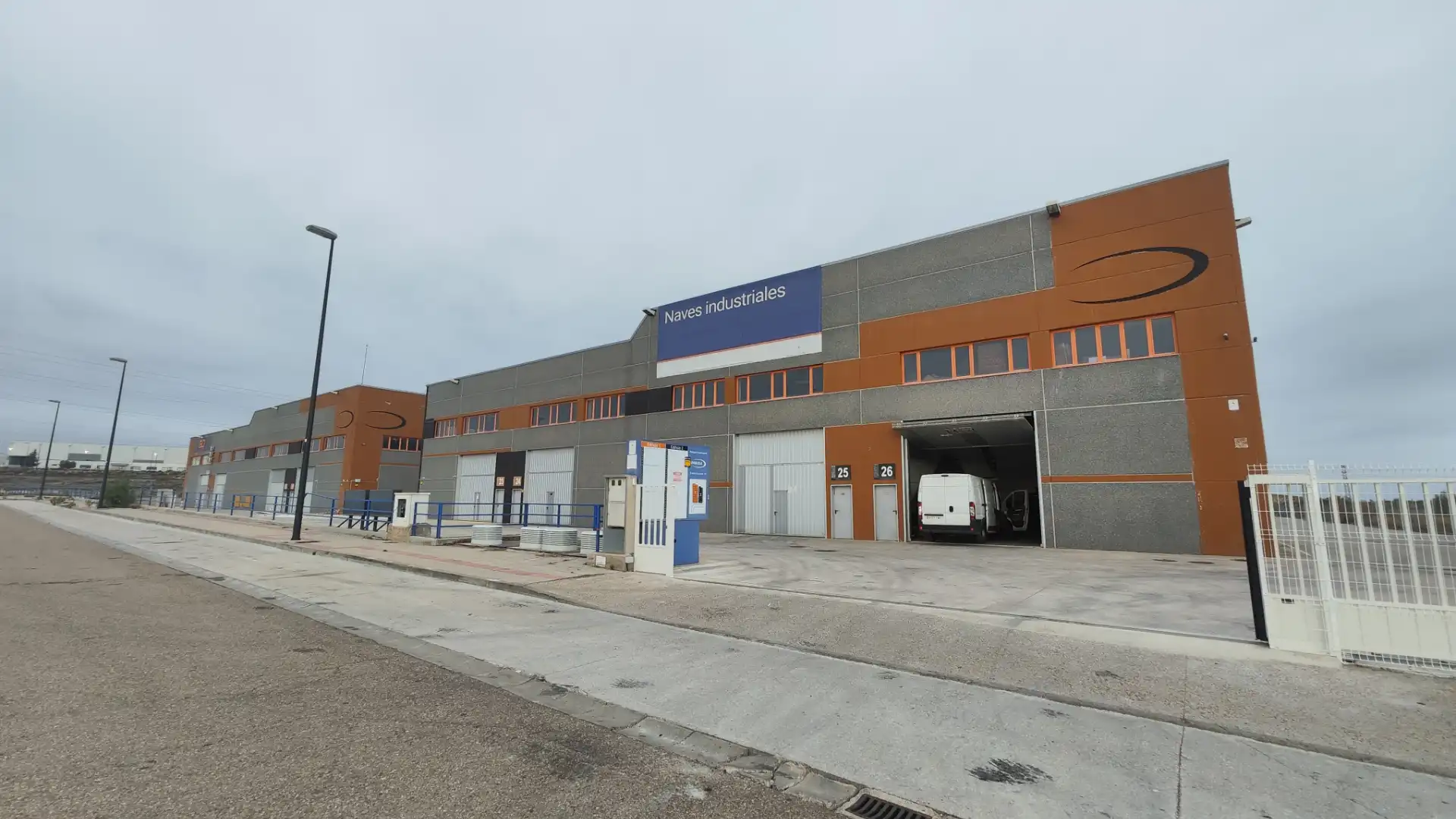 Nave industrial in affitto a Calle Borderea 12