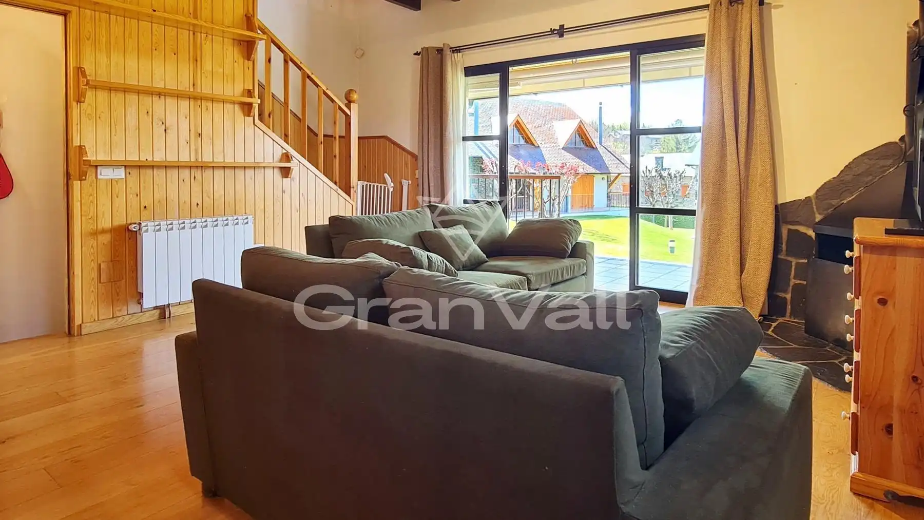 Sala d'estar de Casa adosada en venda en Fontanals de Cerdanya amb Calefacció, Jardí privat i Terrassa