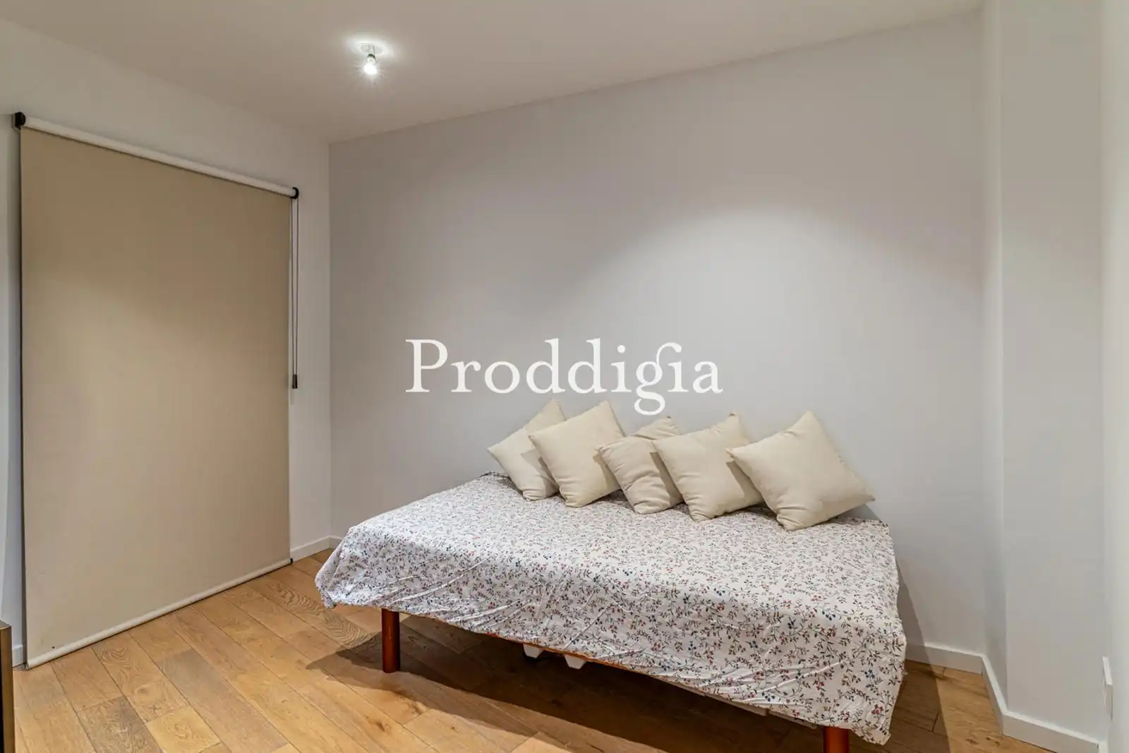 Bedroom of Flat for rent in Barcelona  with Air Conditioner, Terrace and Storage room