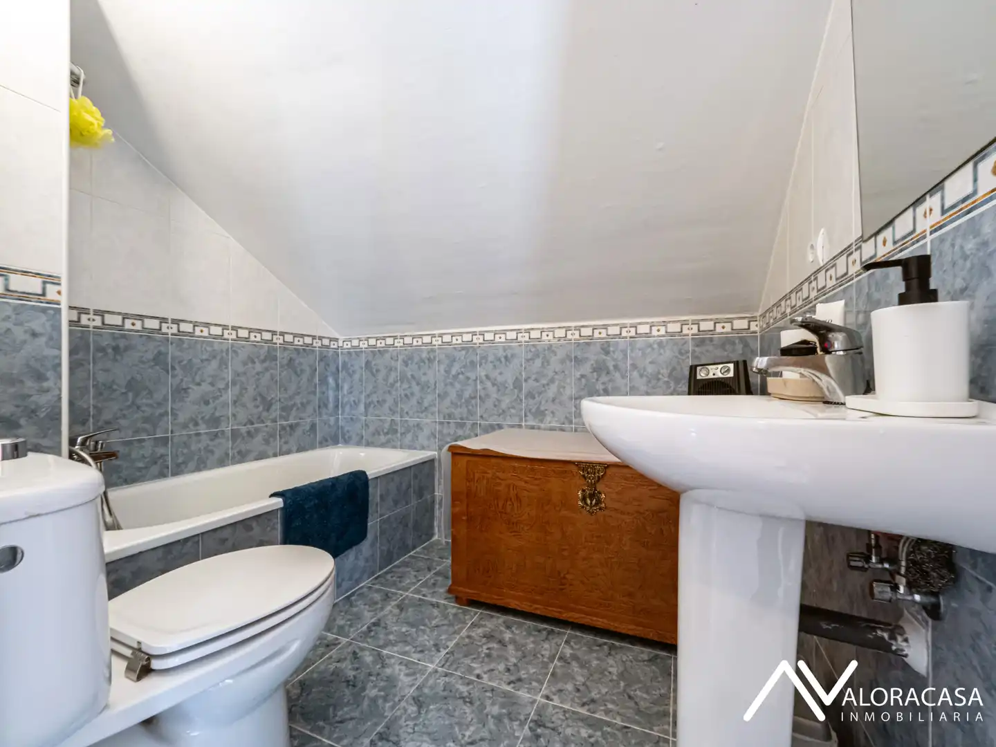 Badezimmer von Einfamilien-Reihenhaus zum Verkauf in Cártama mit Möbliert