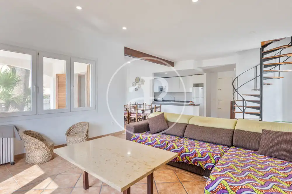 Sala d'estar de Casa adosada en venda en Alcalà de Xivert amb Calefacció, Jardí privat i Terrassa