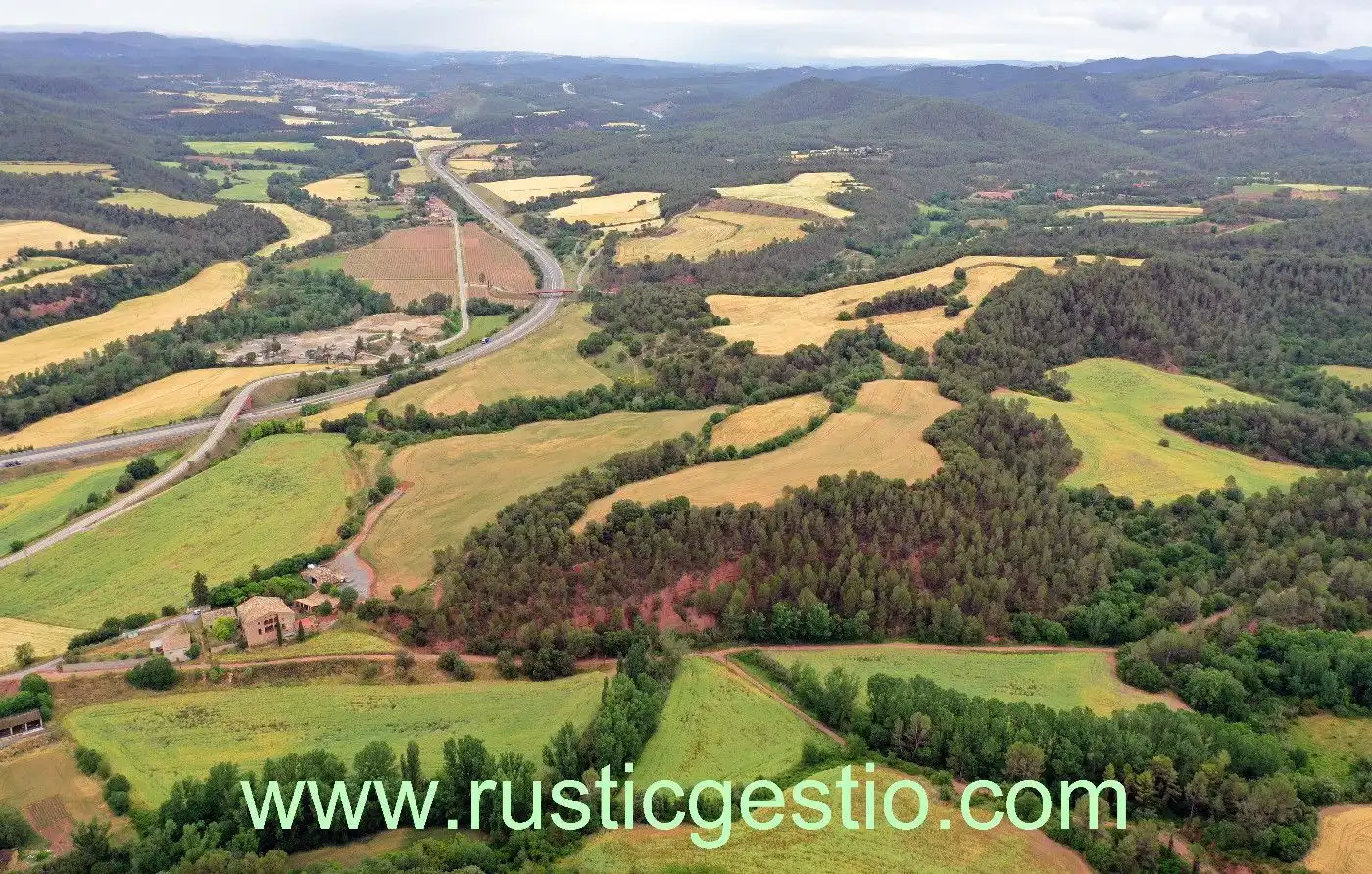 Finca rústica en venda a Artés