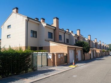 Adosado con piscina en venta en Simancas