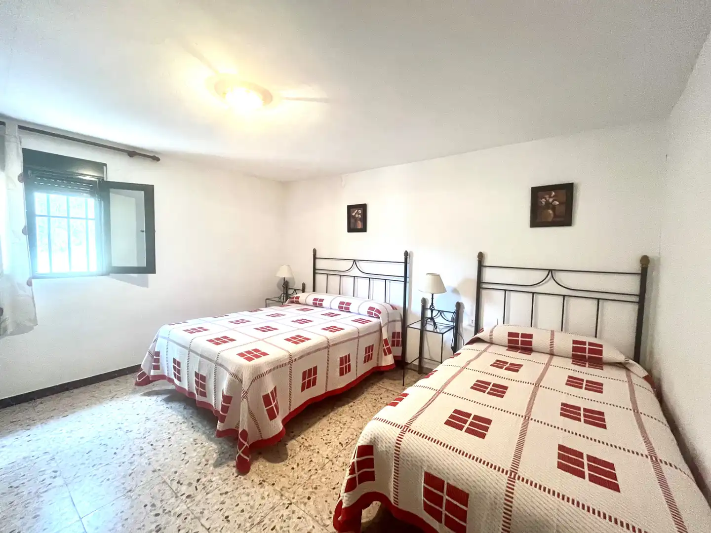 Habitación de Casa adosada en venta en Almonaster la Real con Amueblado, Lavadora y Microondas