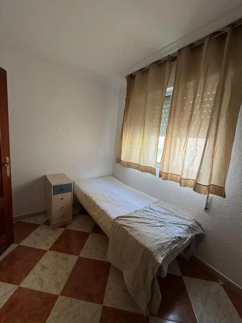Bedroom of Flat for rent in Huelva  with Air Conditioner, Furnished and Balcony