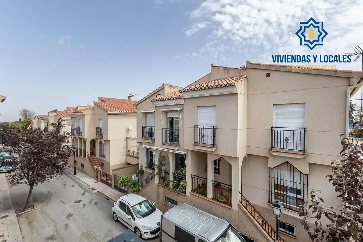 Casa aparellada amb terrassa en venda a Camino Camino Cementerio, imagen 26