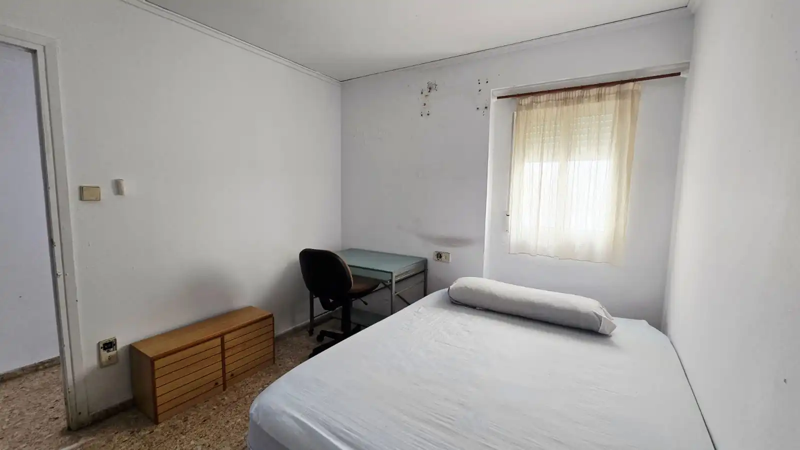 Dormitori de Apartament en venda en Oliva amb Terrassa, Moblat i Forn