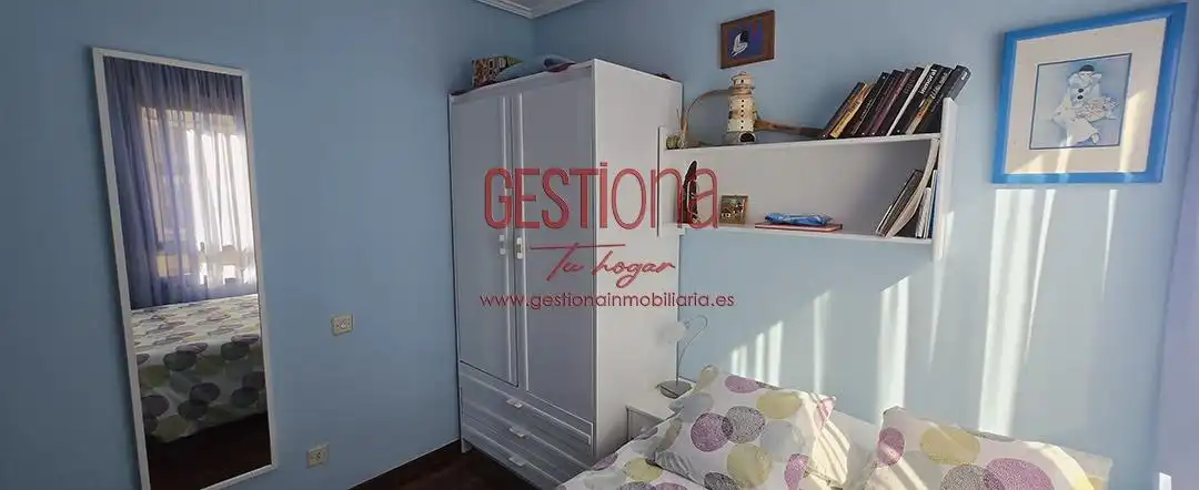 Habitación de Apartamento en venta en Noja con Terraza y Balcón