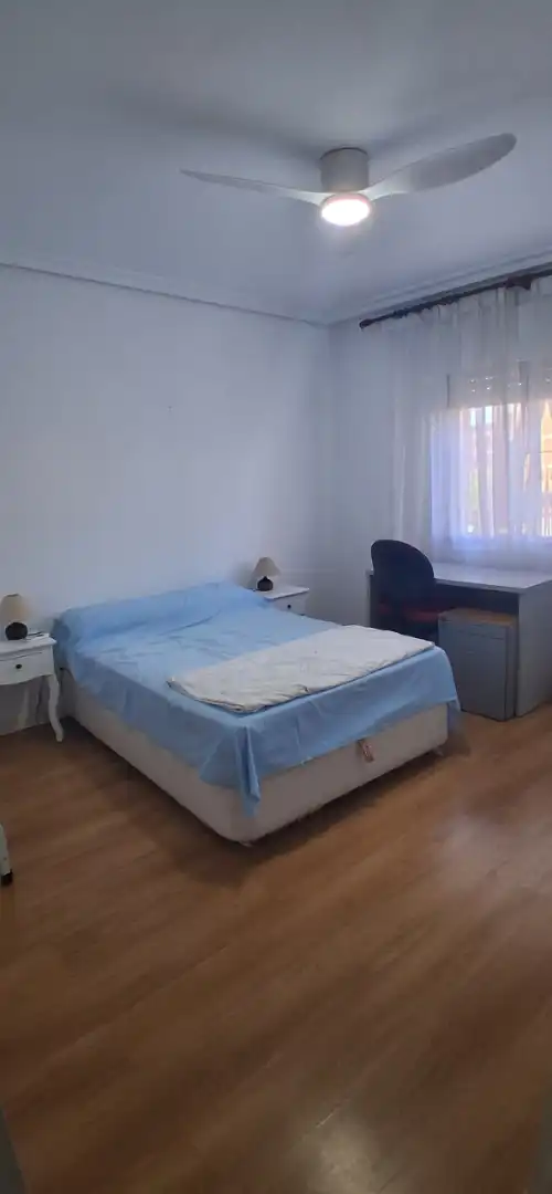 Schlafzimmer von Wohnung zur Miete in  Sevilla Capital mit Terrasse
