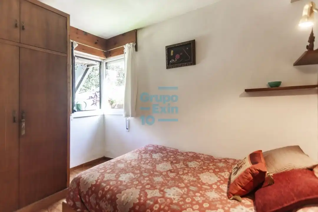Dormitori de Casa o xalet en venda en Irun  amb Calefacció i Jardí privat