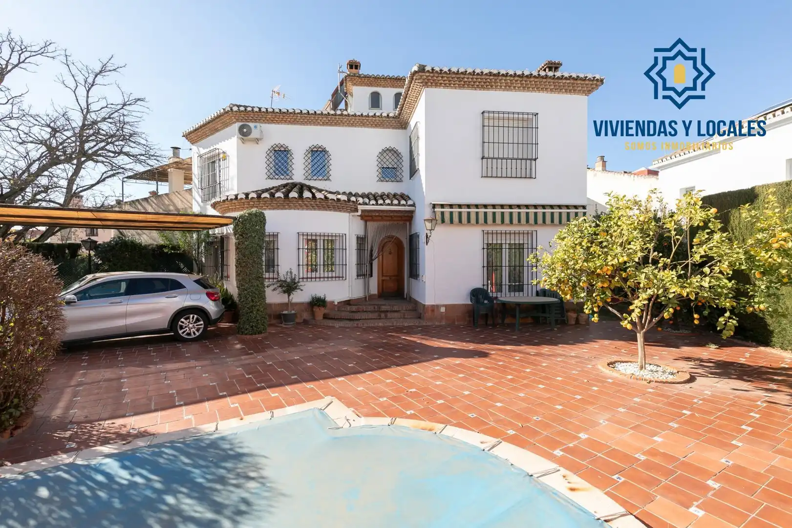Exterior view of Houses for sale in Granada