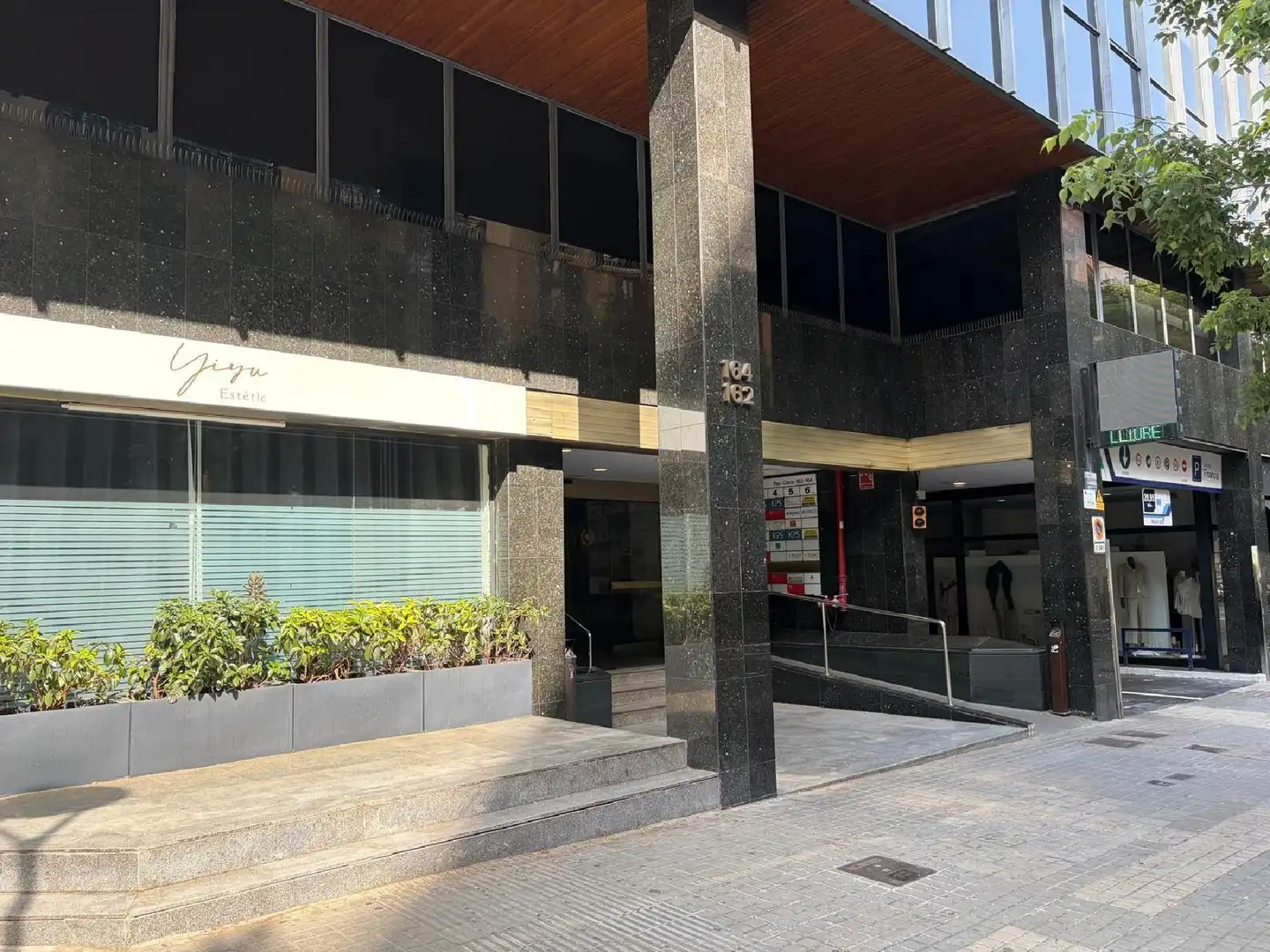 Außenansicht von Büro zum Verkauf in Barcelona