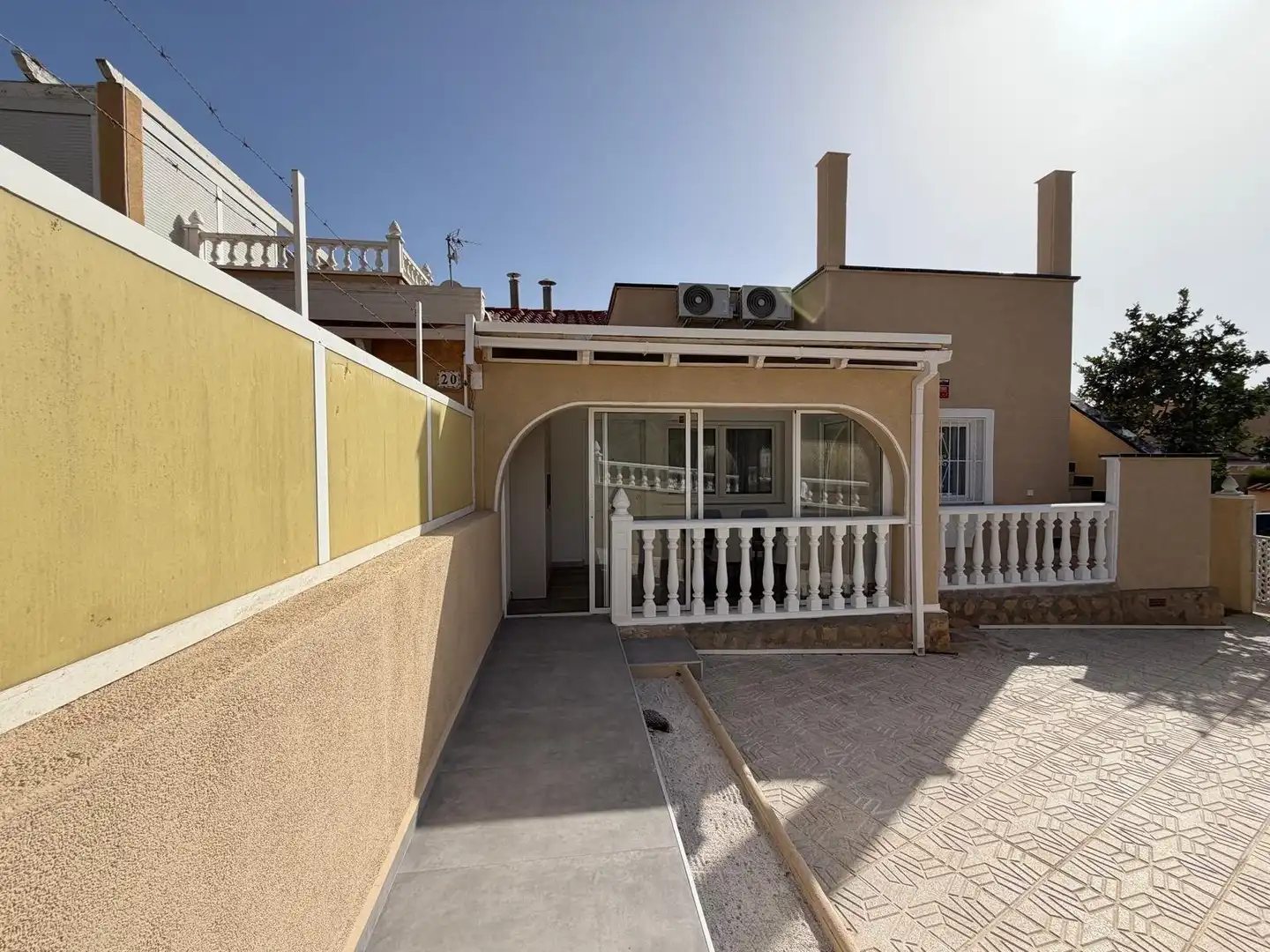 Vista exterior de Finca rústica en venta en Torrevieja con Calefacción, Jardín privado y Piscina