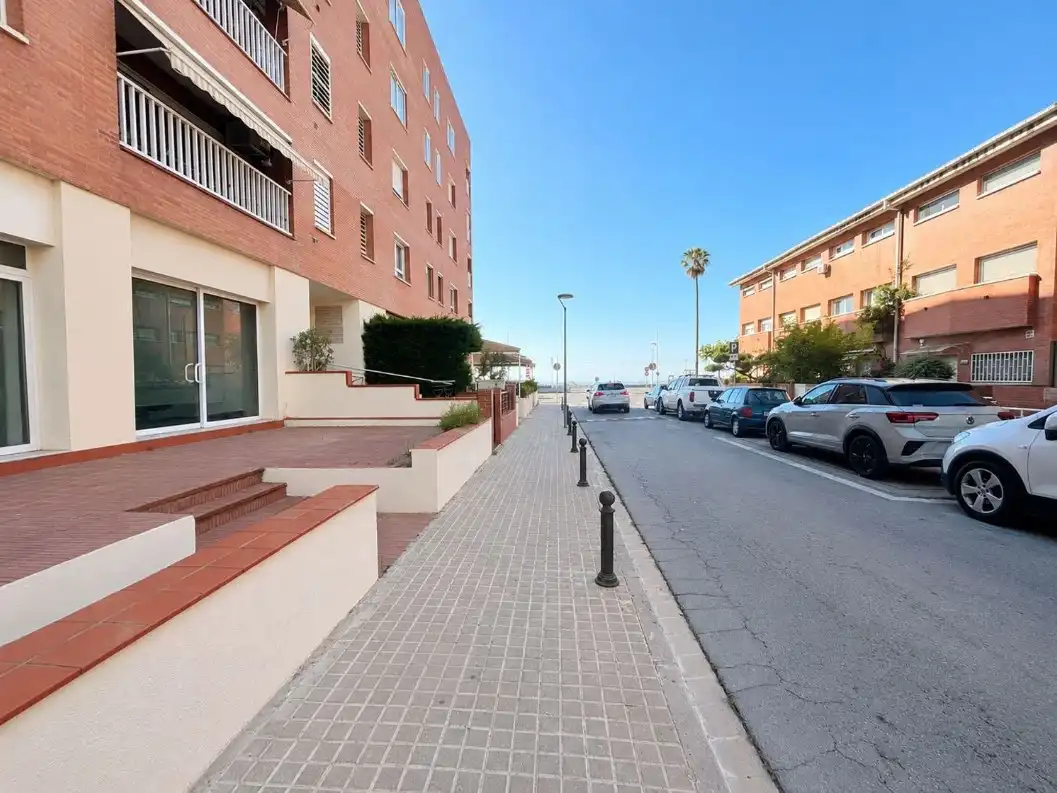 Vista exterior de Local en venda en Premià de Mar