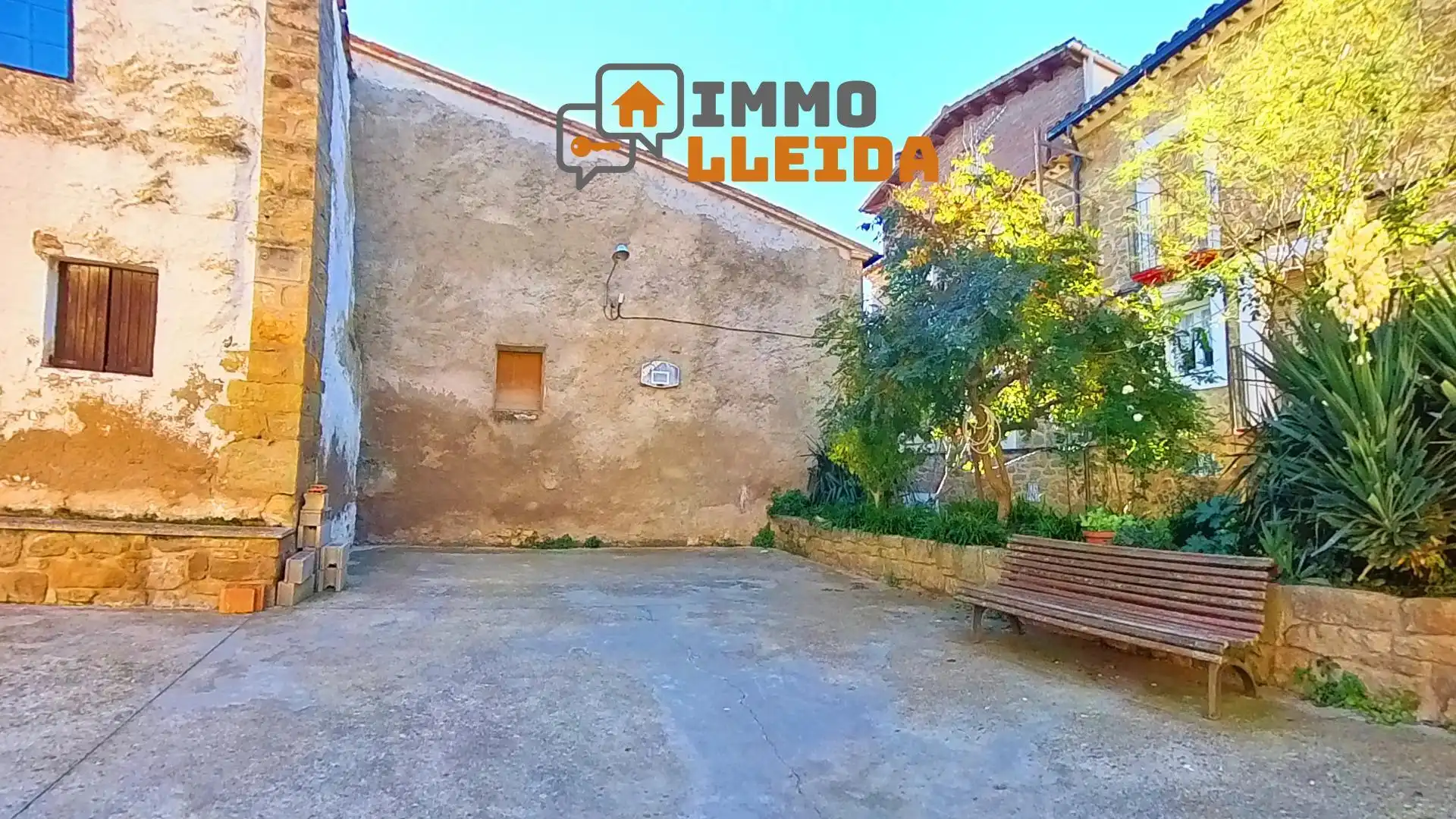 Vista exterior de Casa adosada en venta en Vilanova de Meià con Terraza, Trastero y Balcón