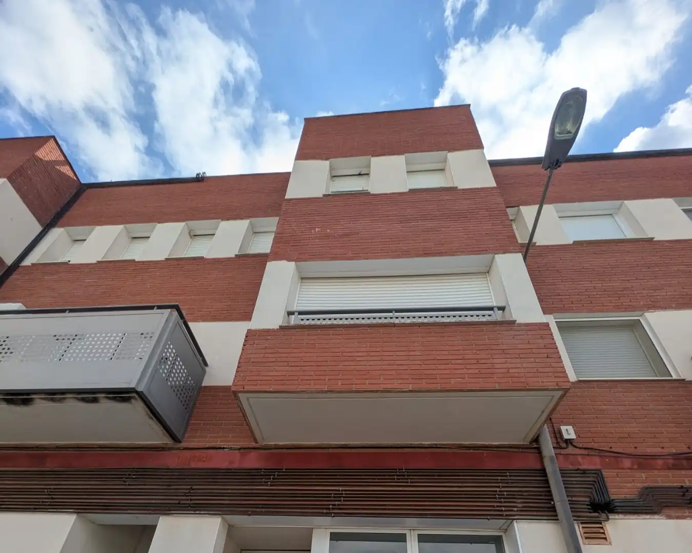 Exterior view of Duplexes for sale in Vilanova de la Barca, Lleida