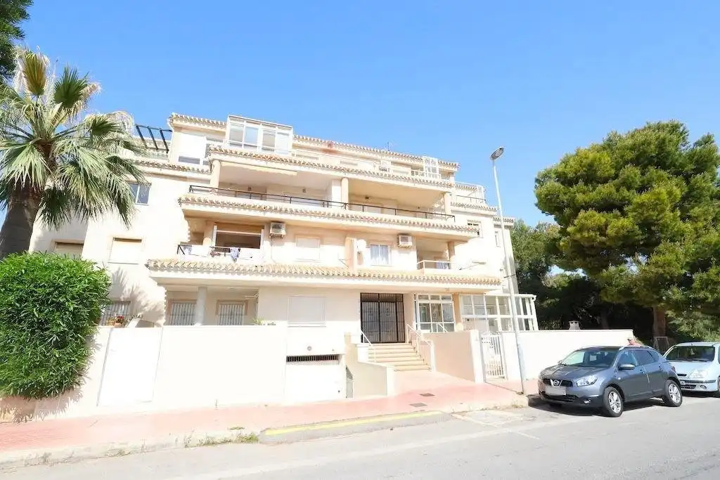 Vista exterior de Apartamento en venta en Orihuela con Terraza y Trastero