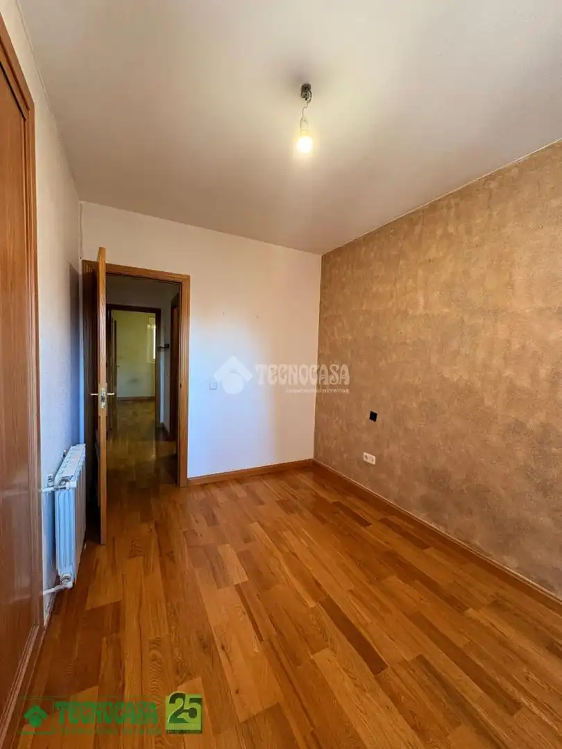 Bedroom of Flat for sale in Urbanización San Isidro