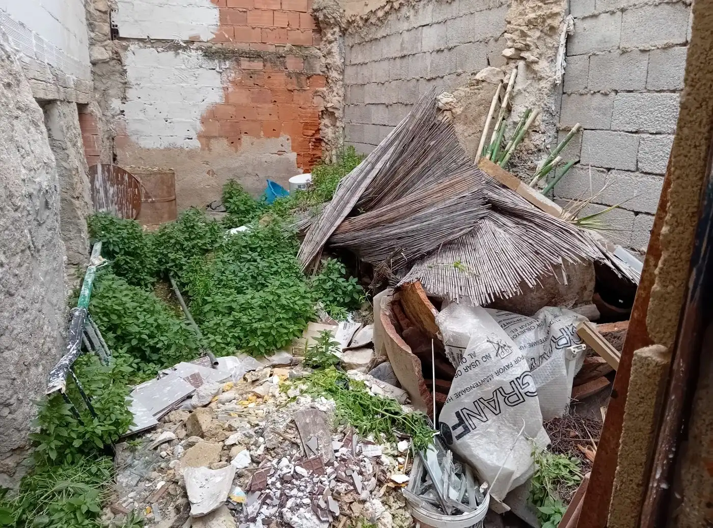 Casa adosada en venta en Huéscar