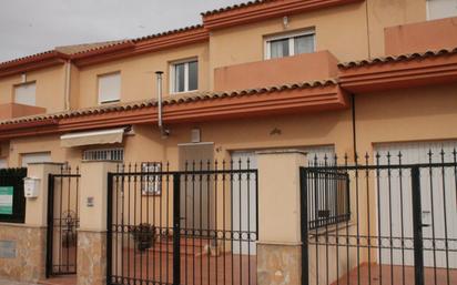 Exterior view of Single-family semi-detached for sale in El Pinós / Pinoso