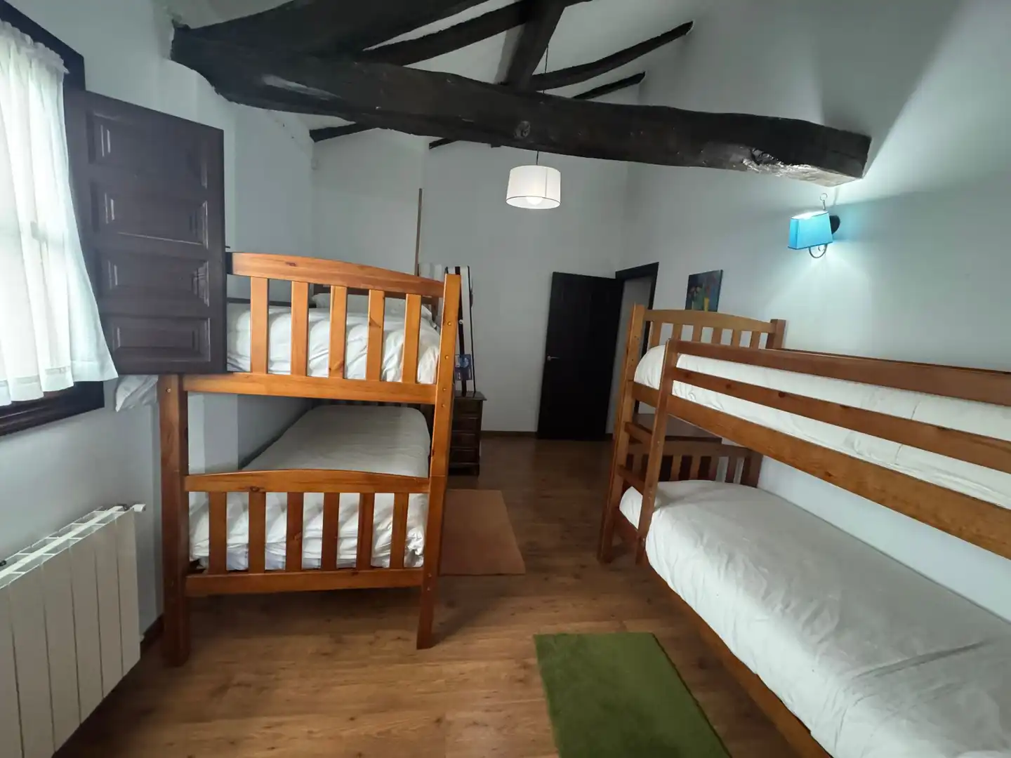 Dormitori de Casa adosada en venda en Llanes amb Calefacció, Jardí privat i Parquet