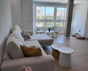 Sala d'estar de Pis de lloguer en Torrevieja amb Moblat i Forn