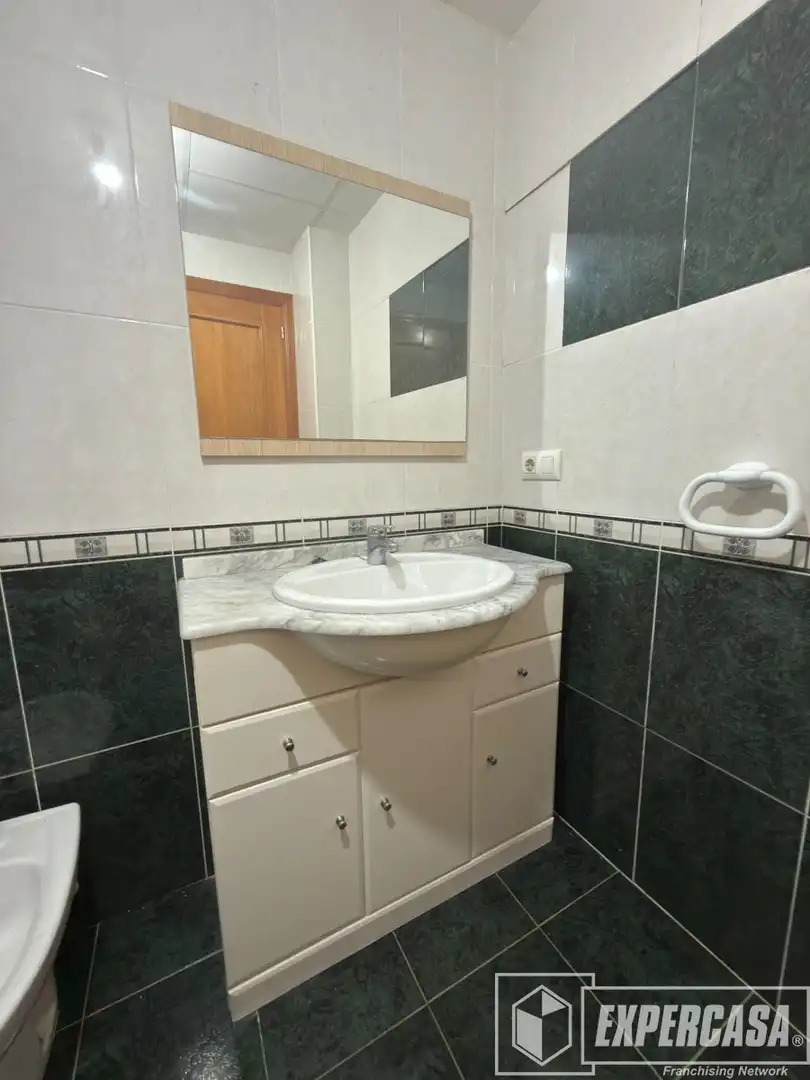 Baño de Ático en venta en Alginet con Parquet, Terraza y Trastero
