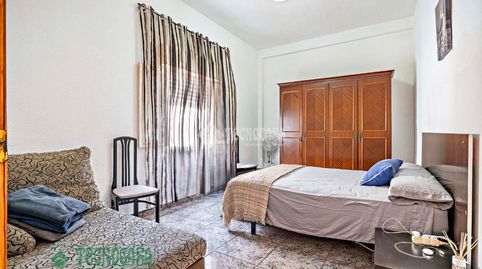 Foto 4 de Casa adosada en venta en C. Enrique Marín, Roquetas Pueblo, Roquetas de Mar