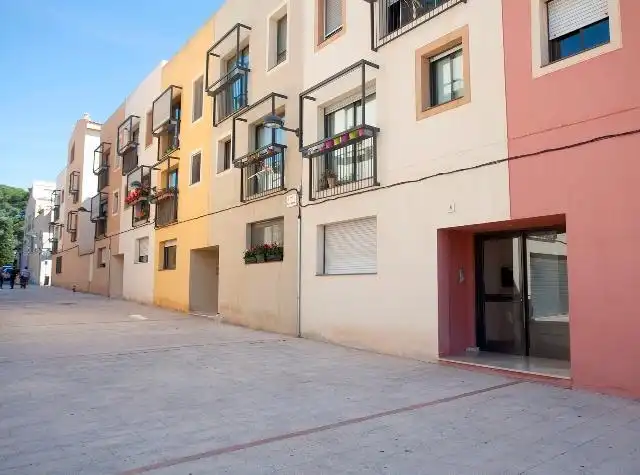 Parking for sale in C/ Sardana, imagen 2