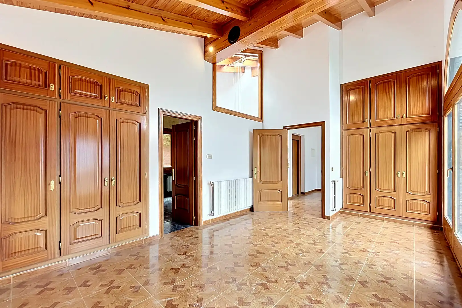 Haus oder Chalet zur Miete in Escaldes – Engordany mit Heizung, Privatgarten und Parkett
