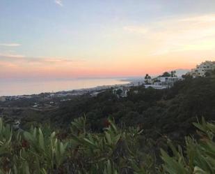 Vista exterior de Apartament de lloguer en Marbella amb Aire condicionat, Terrassa i Piscina