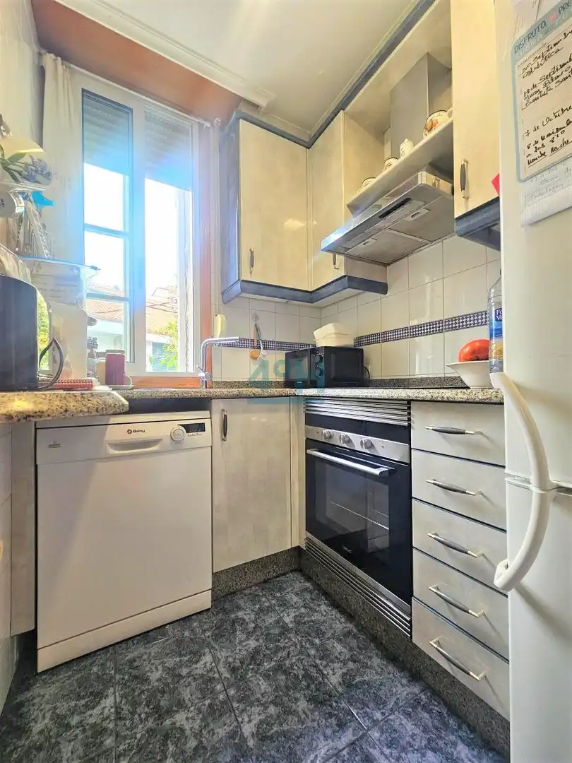 Kitchen of Buildings for sale in Ourense Capital 