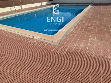 Pis amb piscina en venda a Marítima Nord