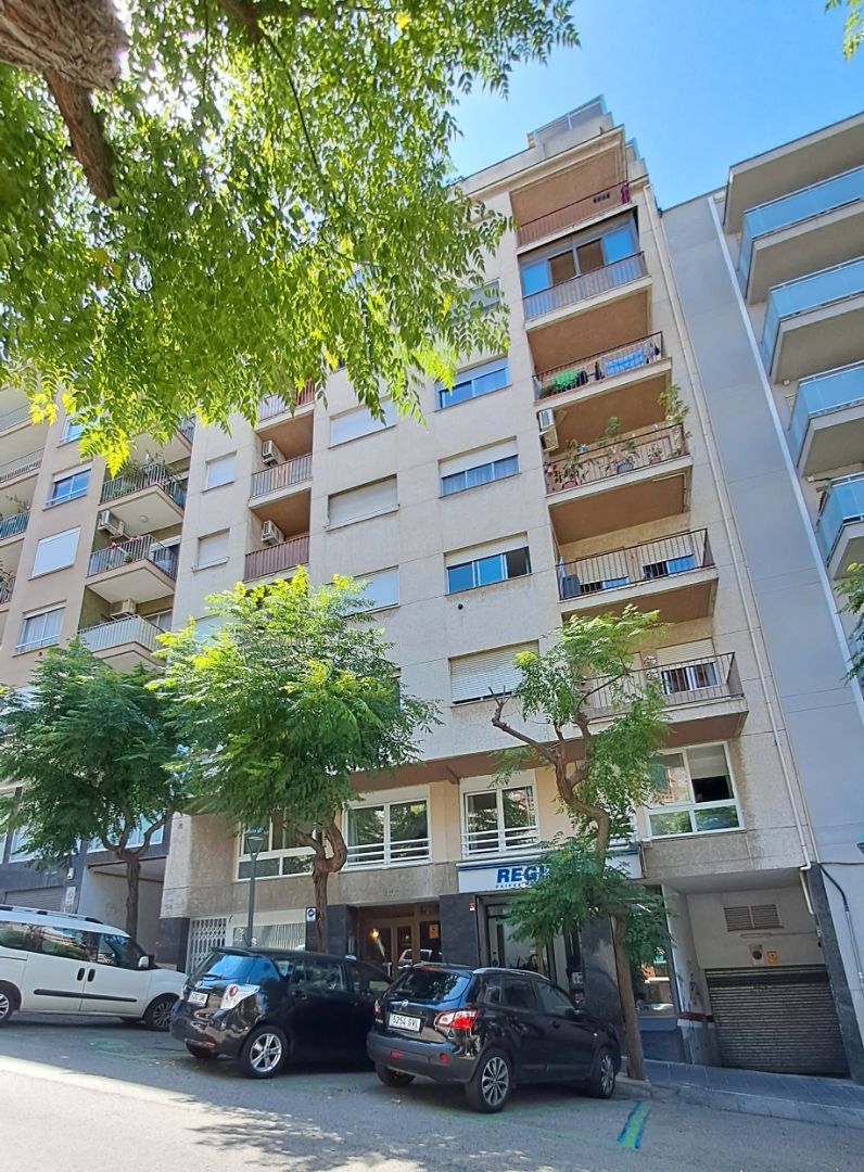 Vista exterior de Pis en venda en  Tarragona Capital amb Calefacció, Forn i Balcó