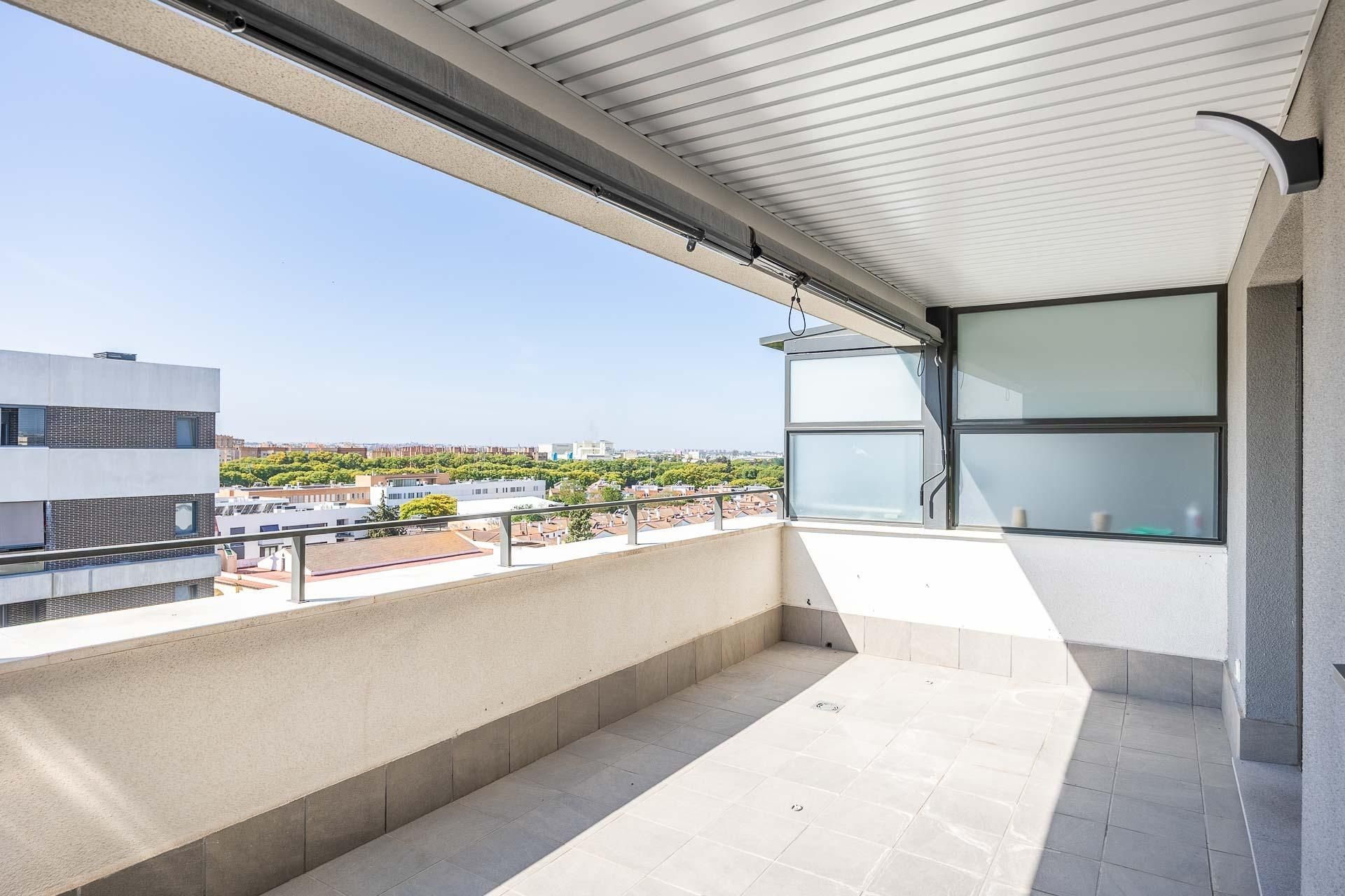 Terrassa de Àtic en venda en  Sevilla Capital amb Aire condicionat, Calefacció i Jardí privat