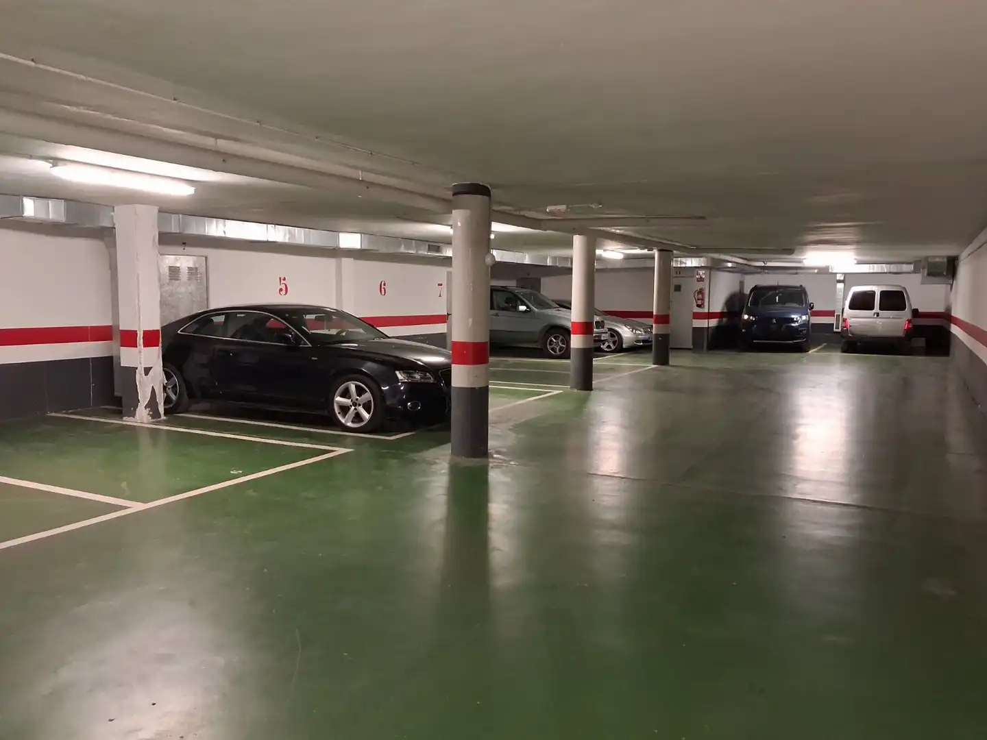 Parking of Flat for sale in Fuentes de Ebro  with Air Conditioner, Heating and Parquet flooring