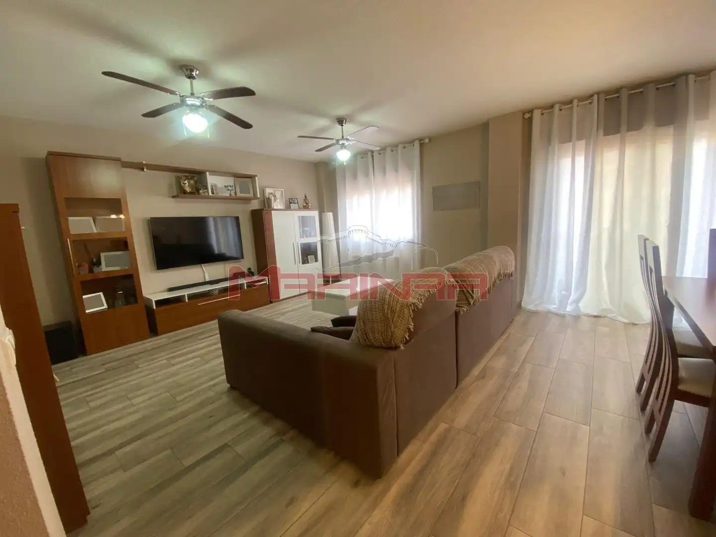 Sala d'estar de Casa adosada en venda en Seseña amb Calefacció, Jardí privat i Terrassa