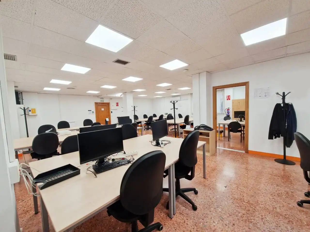 Oficina de alquiler en Bilbao  con Aire acondicionado, Calefacción y Alarma