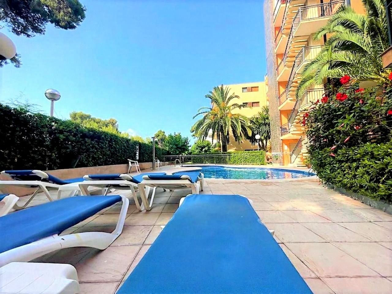 Swimming pool of Apartment for sale in Salou  with Air Conditioner, Swimming Pool and Balcony