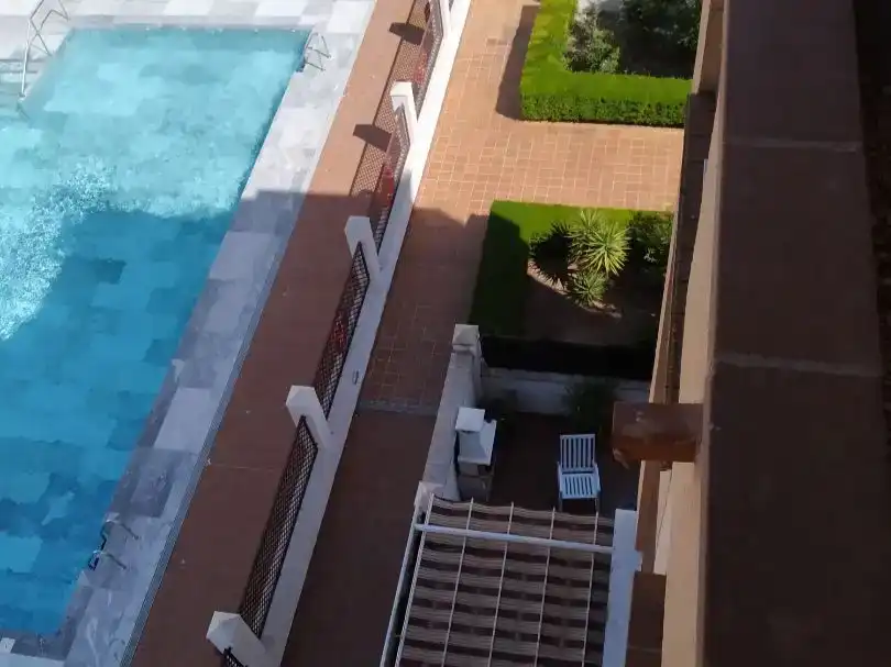 Piscina de Pis en venda en Granada amb Aire condicionat, Jardí privat i Traster
