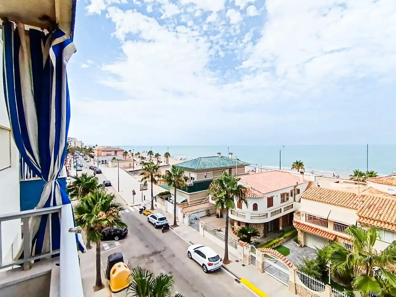 Vista exterior de Apartament en venda en Miramar amb Terrassa, Moblat i Piscina comunitària